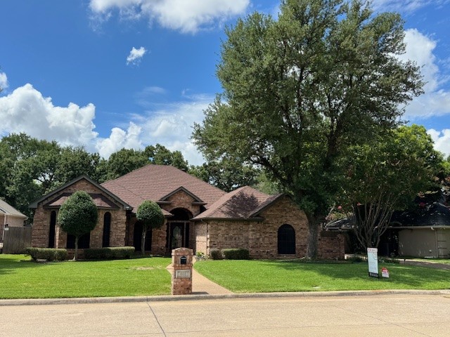 808 Majestic Oaks Court Mansfield TX 76063