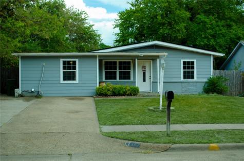 303 Roberts Circle Arlington TX 76010