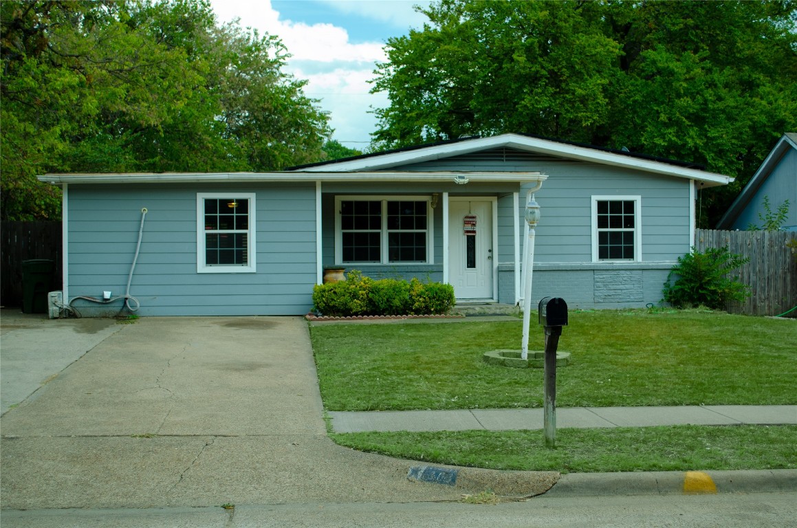 303 Roberts Circle Arlington TX 76010