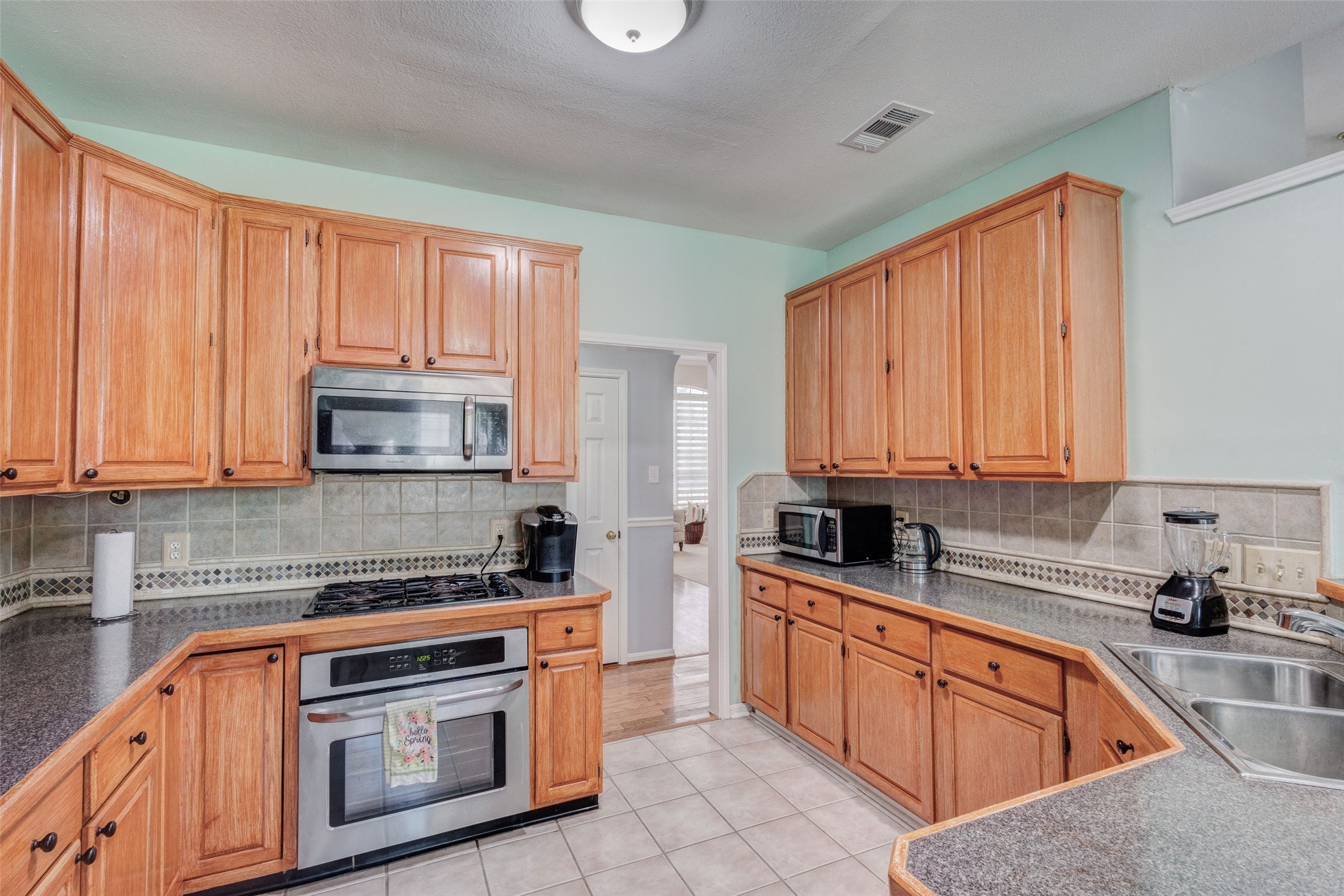 1403 Dutchman Creek Drive Desoto TX 75115