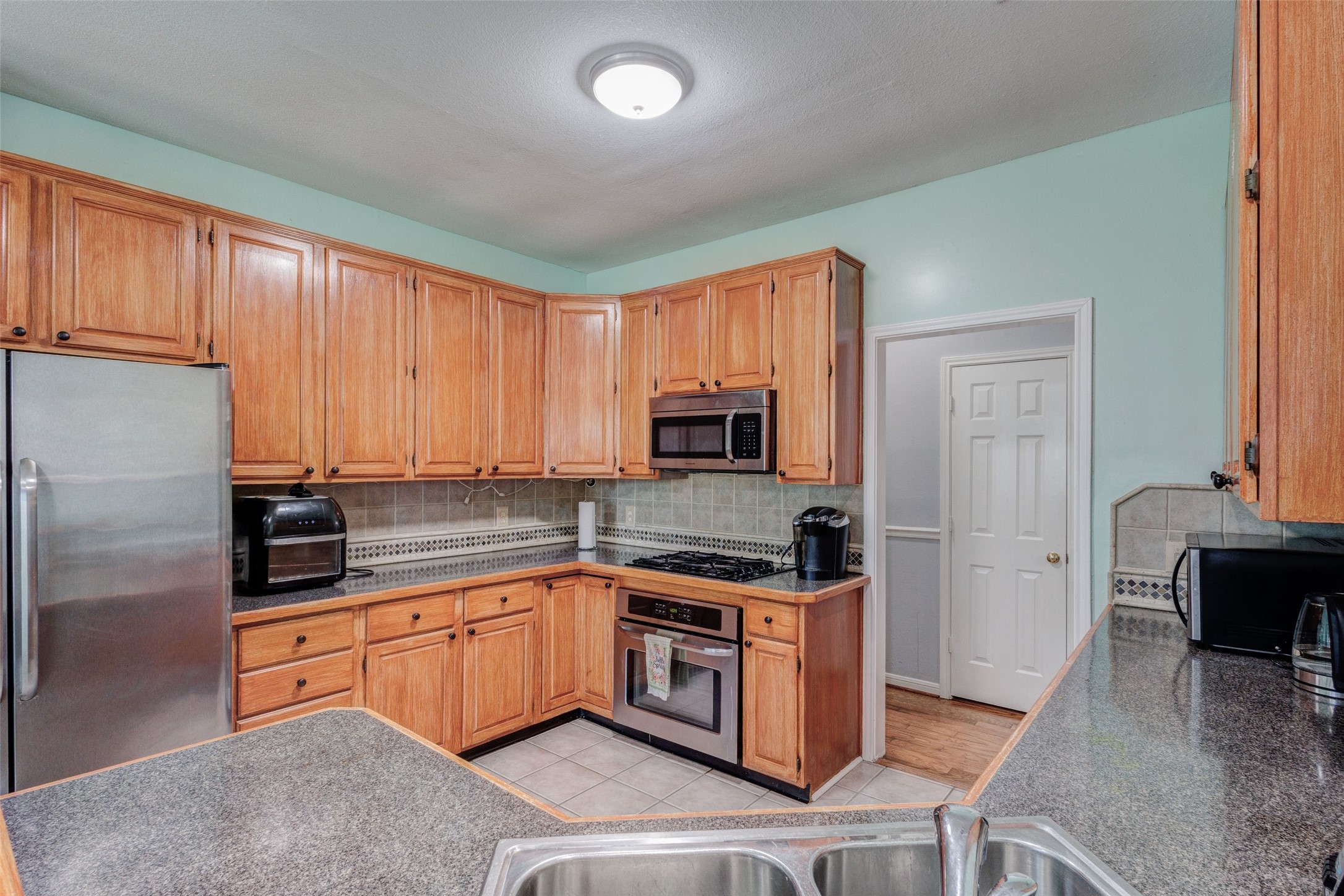 1403 Dutchman Creek Drive Desoto TX 75115