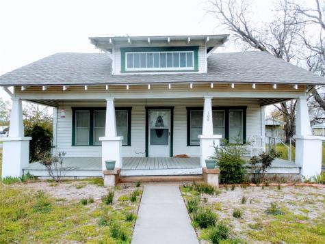 106 S Ashford Street Savoy TX 75479