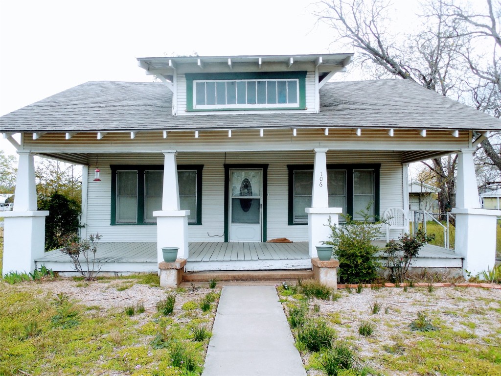 106 S Ashford Street Savoy TX 75479