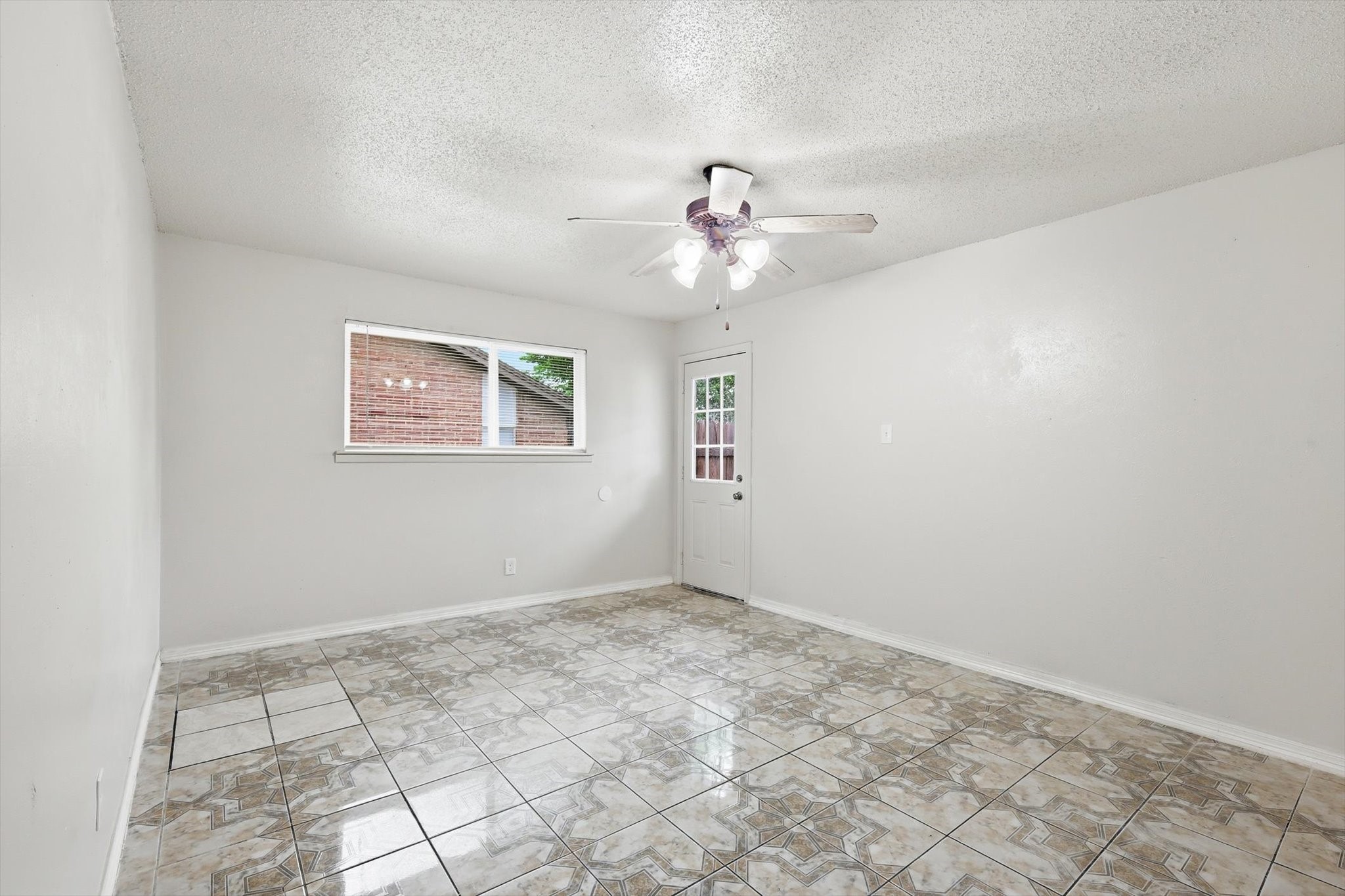756 E Pecan Street Hurst TX 76053
