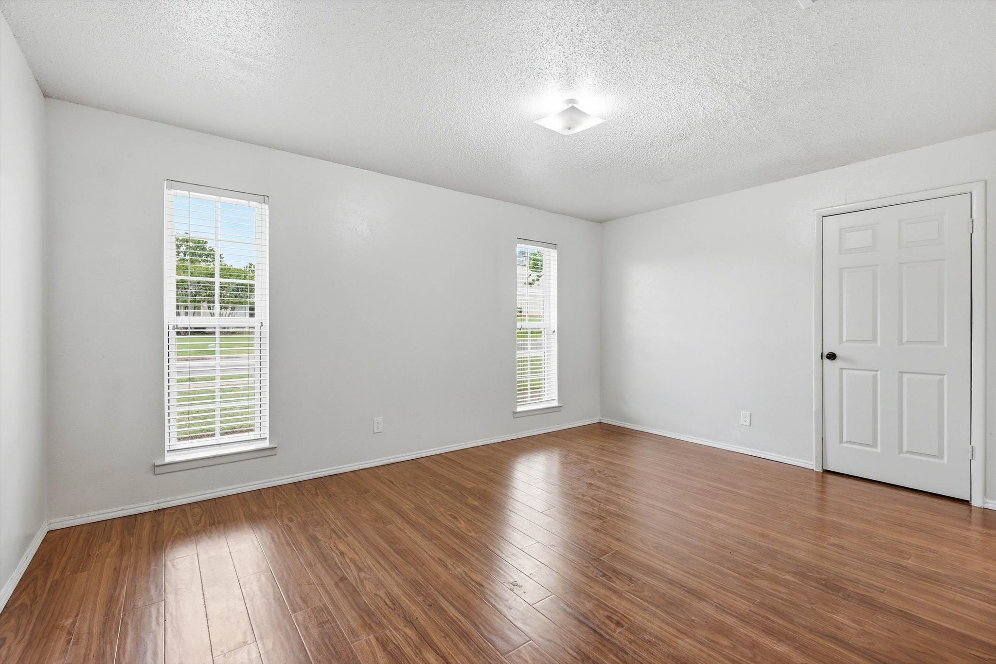 756 E Pecan Street Hurst TX 76053