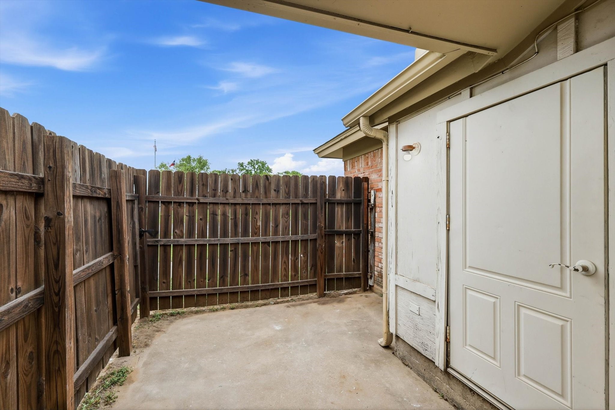 756 E Pecan Street Hurst TX 76053