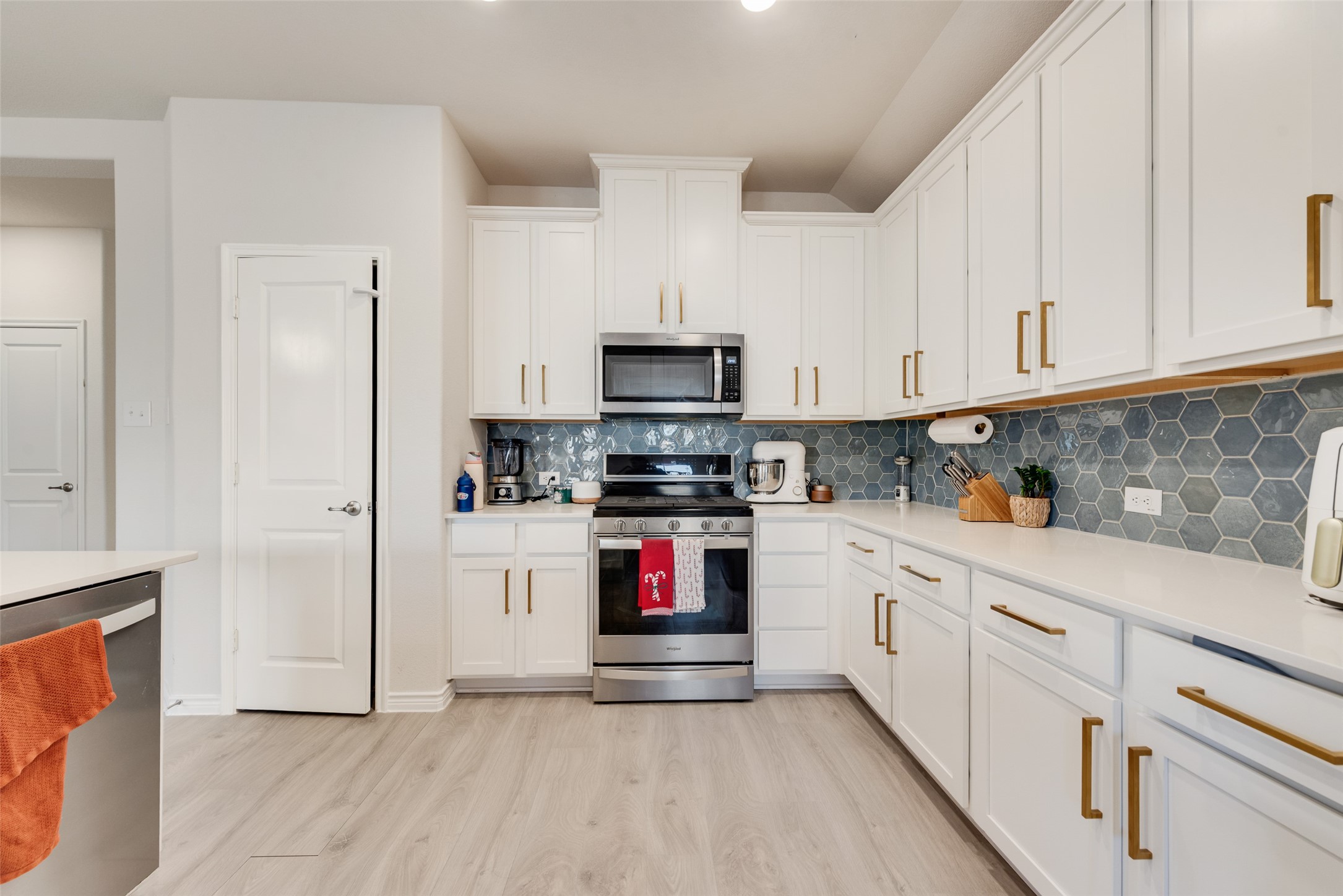 10501 Fountain Gate Street Aubrey TX 76227
