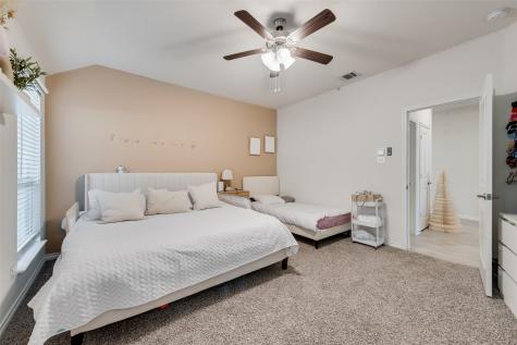 10501 Fountain Gate Street Aubrey TX 76227