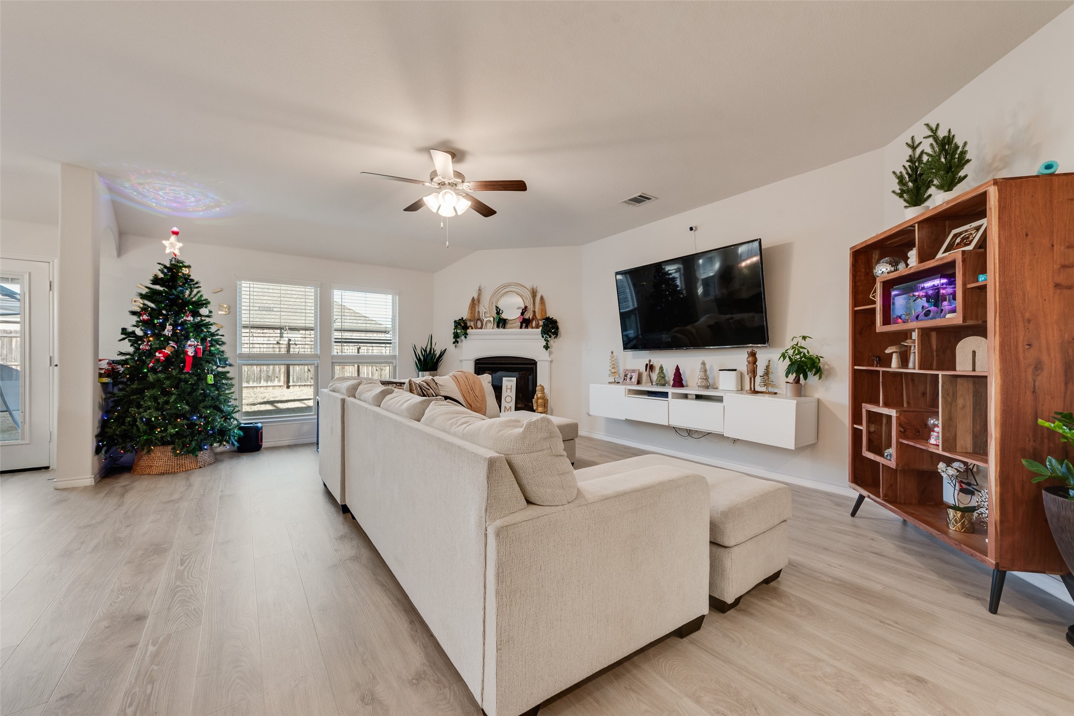 10501 Fountain Gate Street Aubrey TX 76227