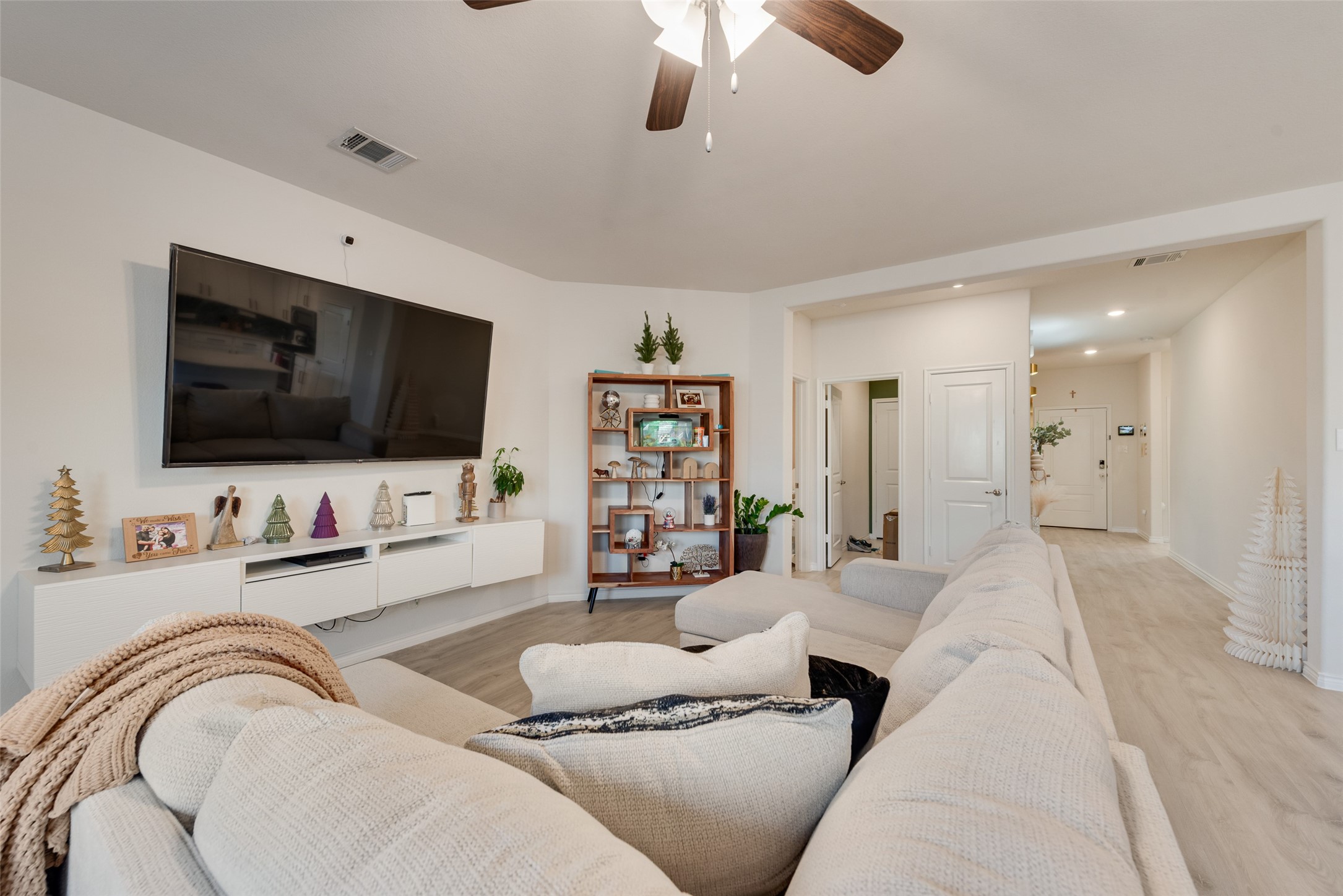10501 Fountain Gate Street Aubrey TX 76227