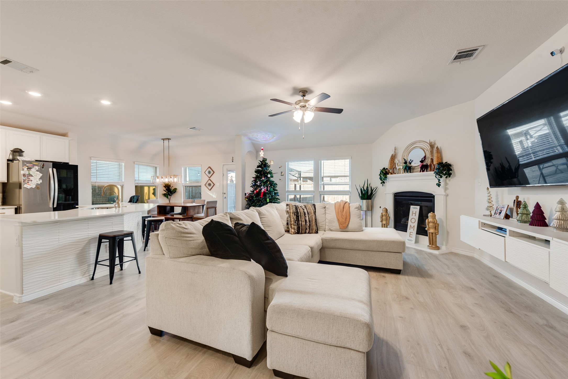 10501 Fountain Gate Street Aubrey TX 76227