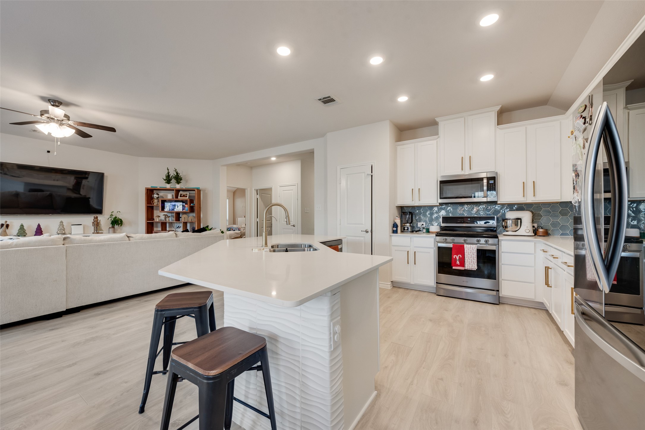 10501 Fountain Gate Street Aubrey TX 76227