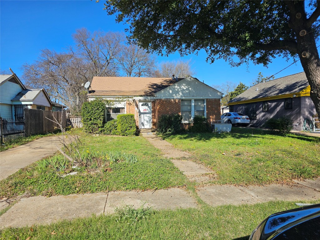 2147 Hudspeth Avenue Dallas TX 75216