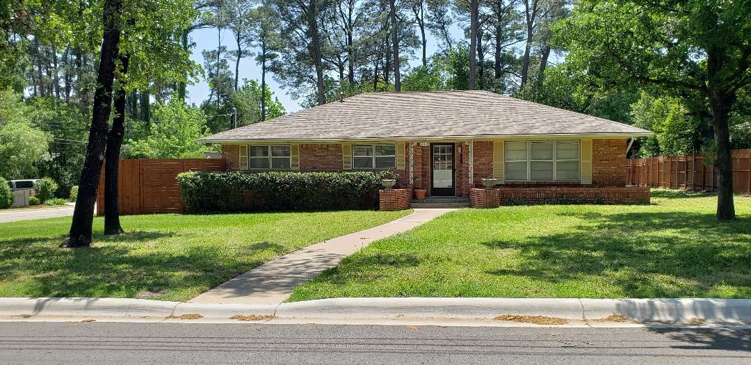 916 Edgewood Place Denton TX 76209