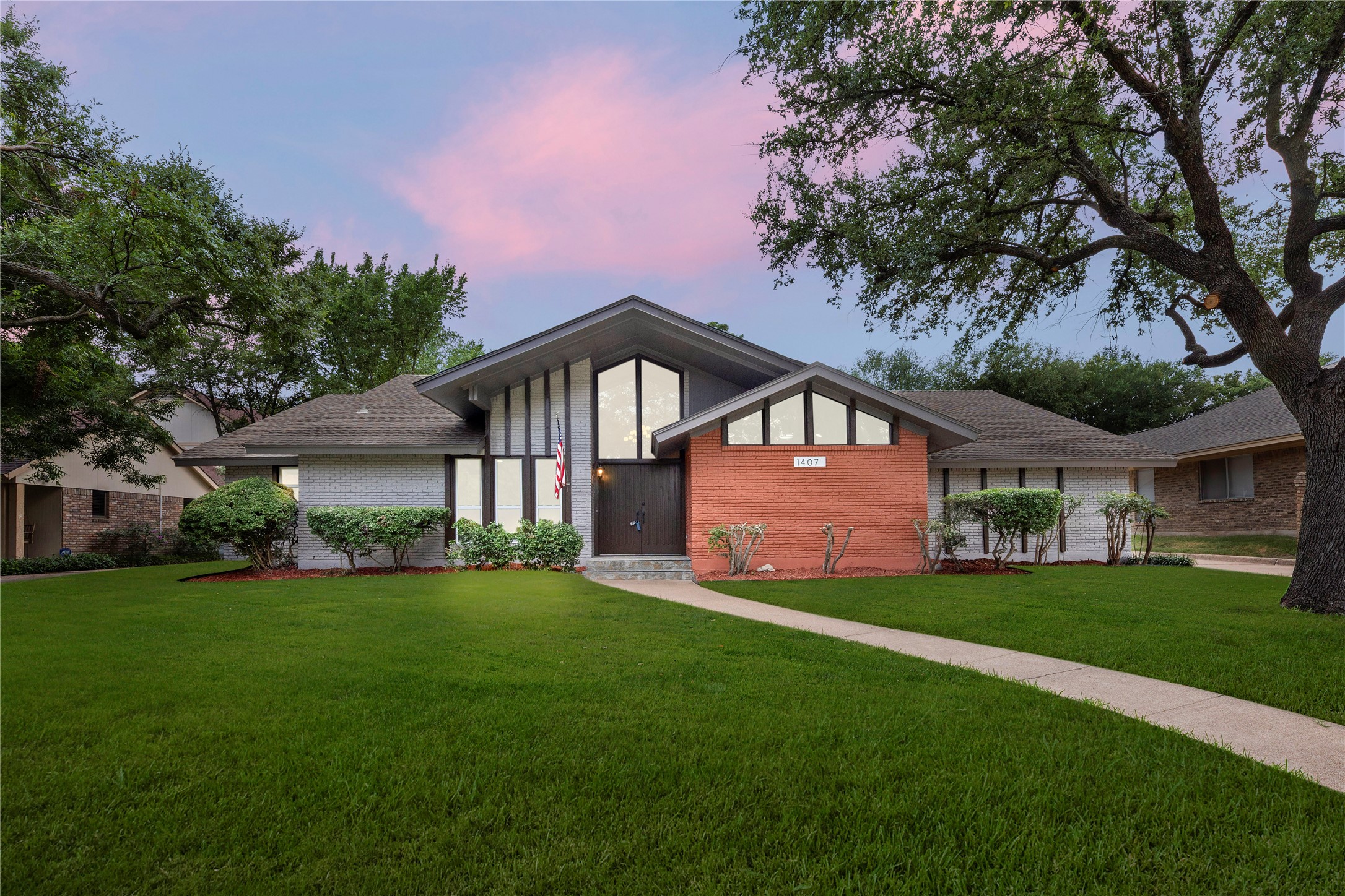 1407 Broadmoor Lane Irving TX 75061