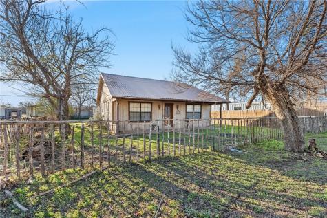 1058 Lincoln City Road Elm Mott TX 76640
