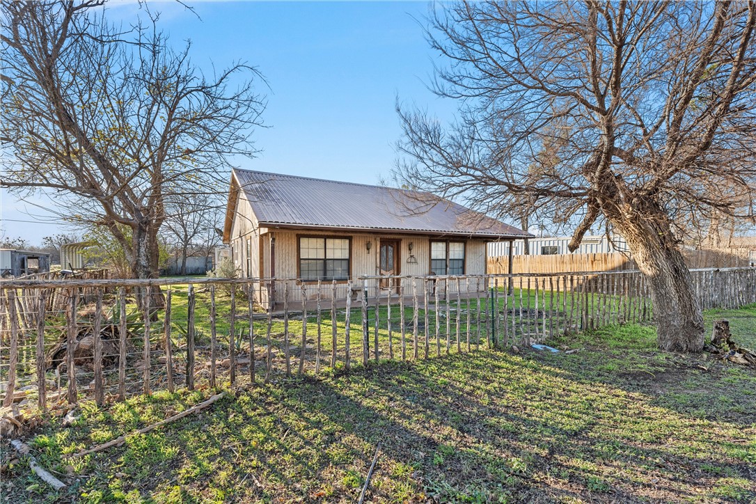1058 Lincoln City Road Elm Mott TX 76640