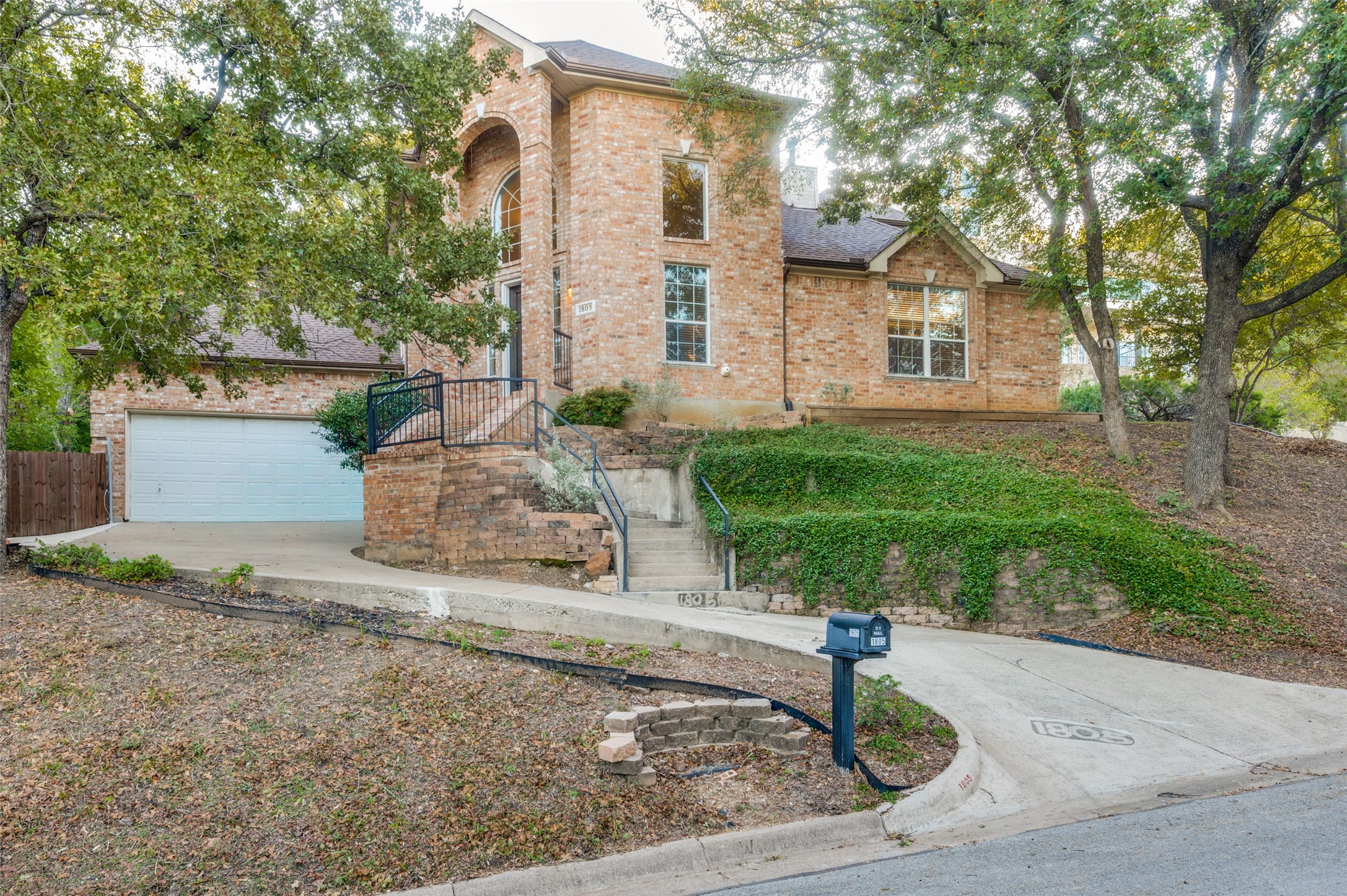 1805 Old Oak Drive Arlington TX 76012