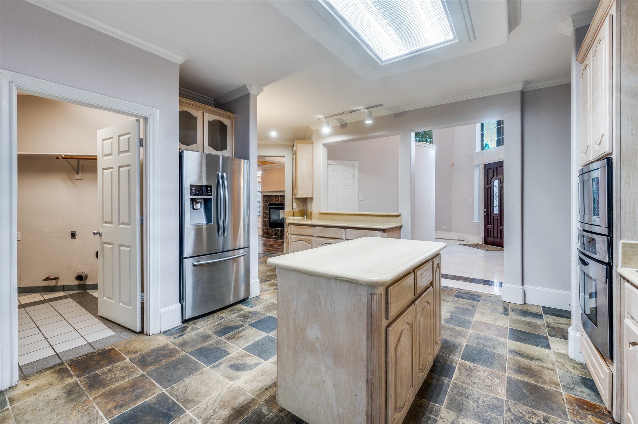 1805 Old Oak Drive Arlington TX 76012