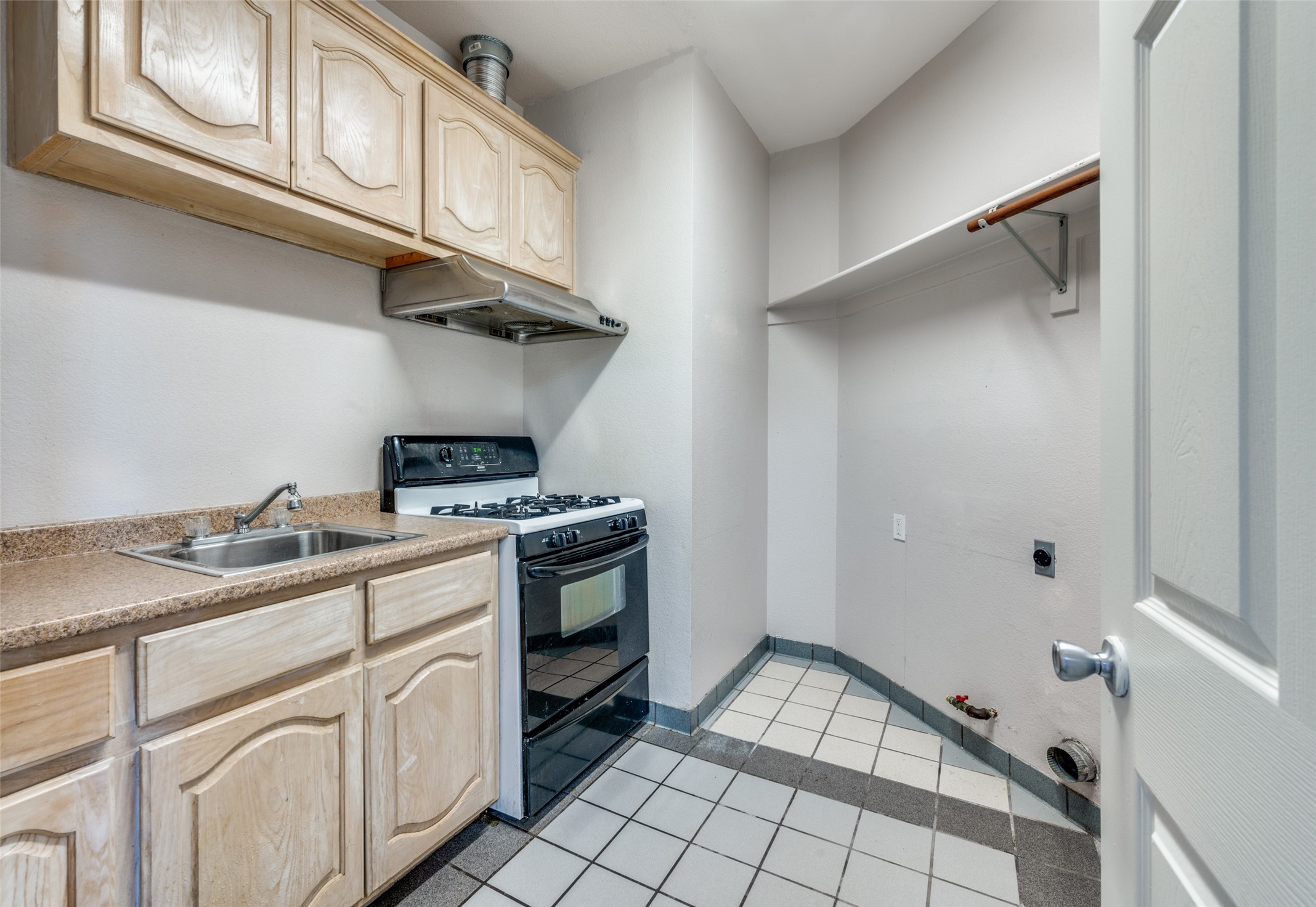 1805 Old Oak Drive Arlington TX 76012