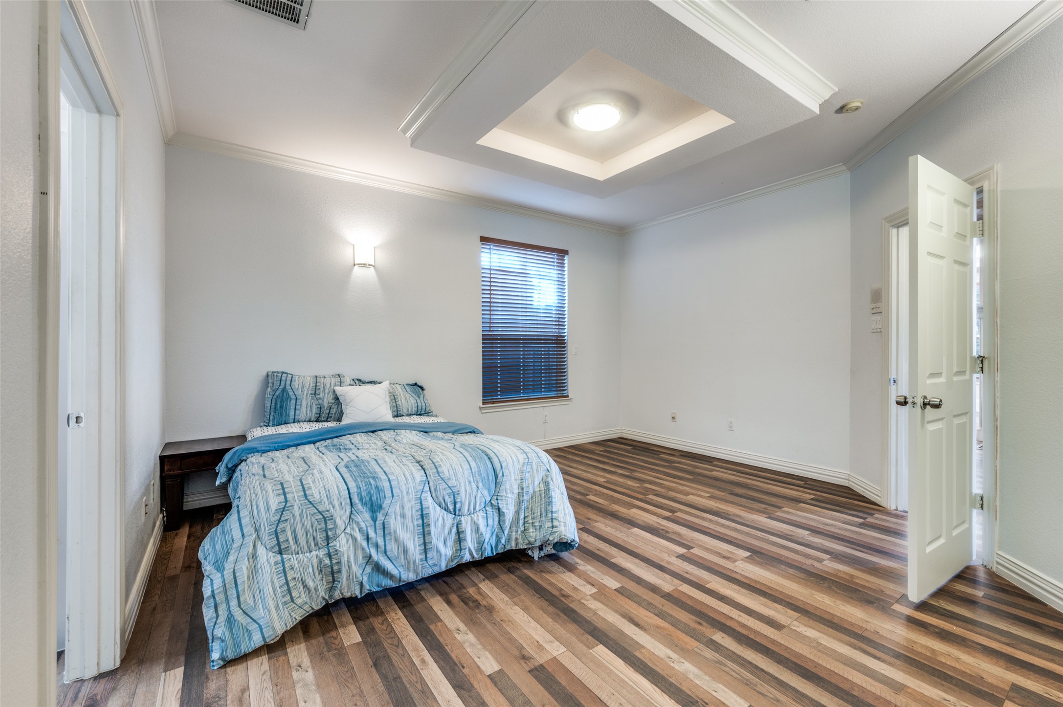 1805 Old Oak Drive Arlington TX 76012
