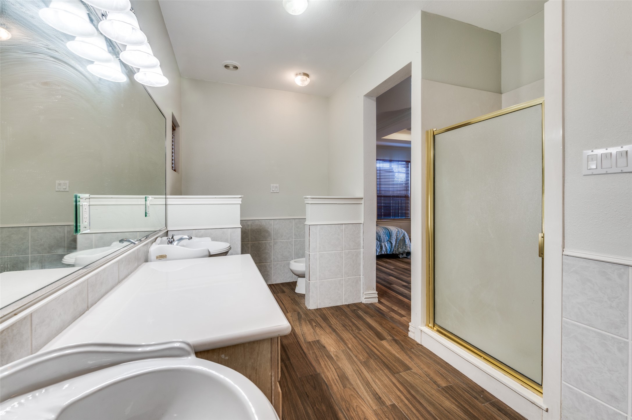 1805 Old Oak Drive Arlington TX 76012