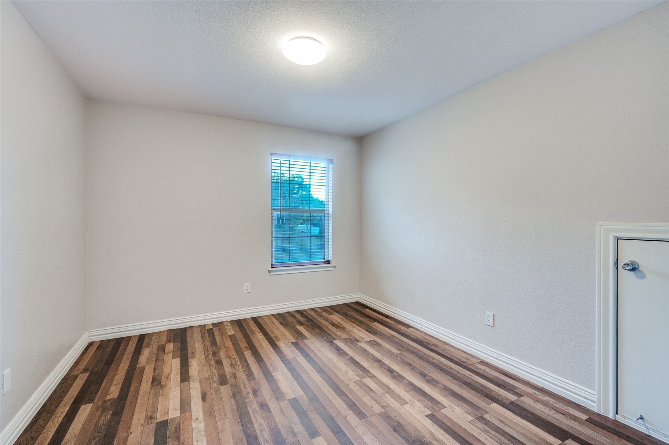 1805 Old Oak Drive Arlington TX 76012