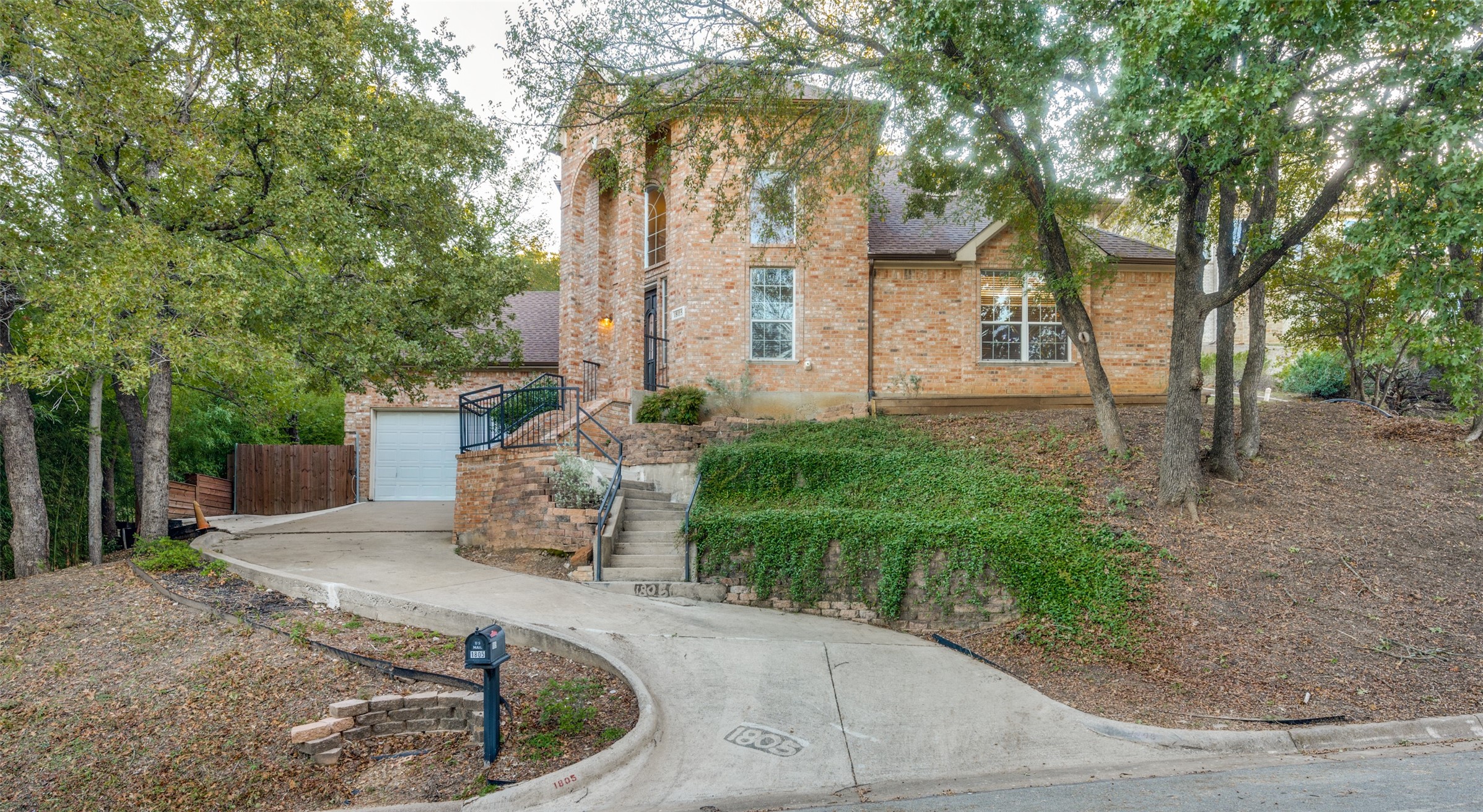 1805 Old Oak Drive Arlington TX 76012