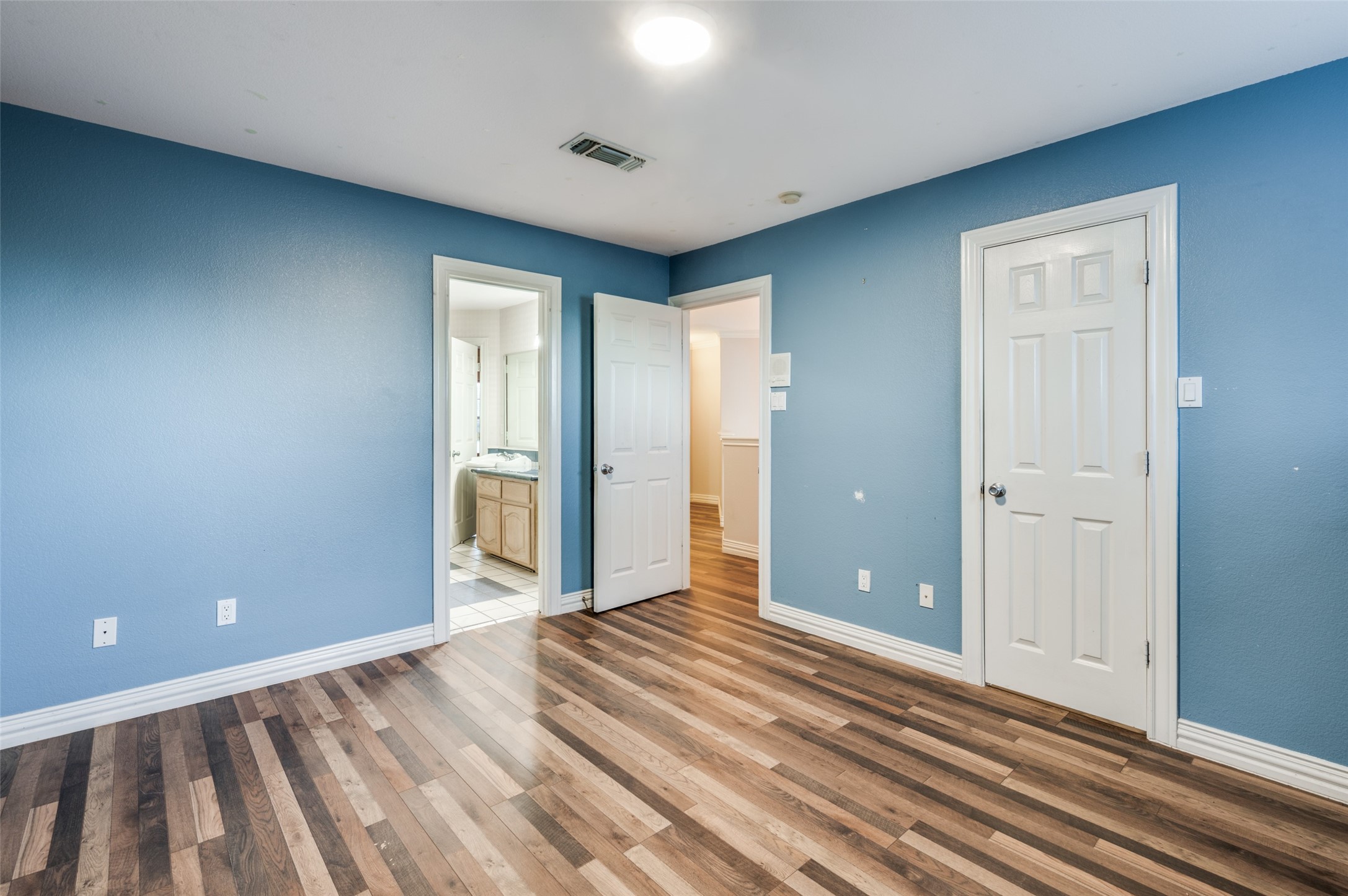 1805 Old Oak Drive Arlington TX 76012
