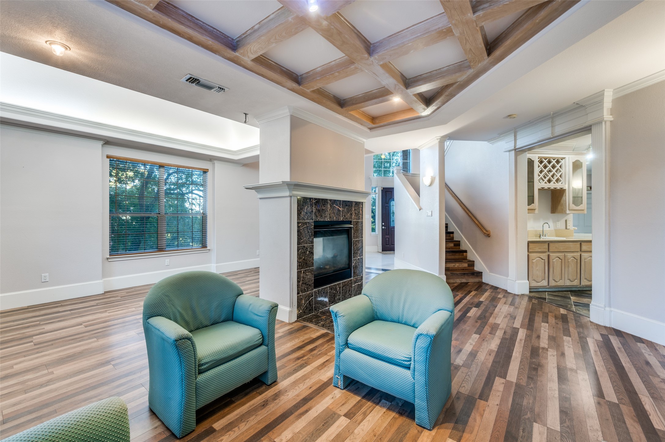 1805 Old Oak Drive Arlington TX 76012