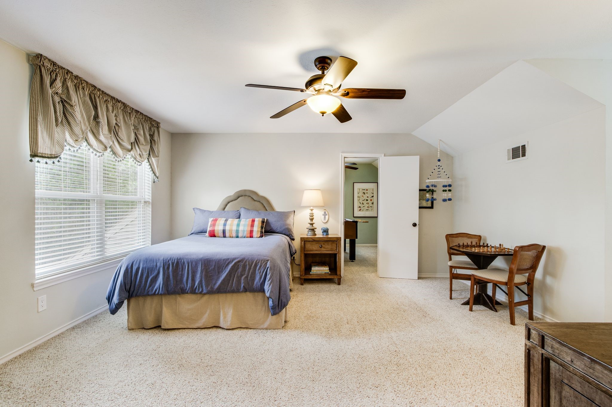 2772 Bay Meadows Circle Farmers Branch TX 75234