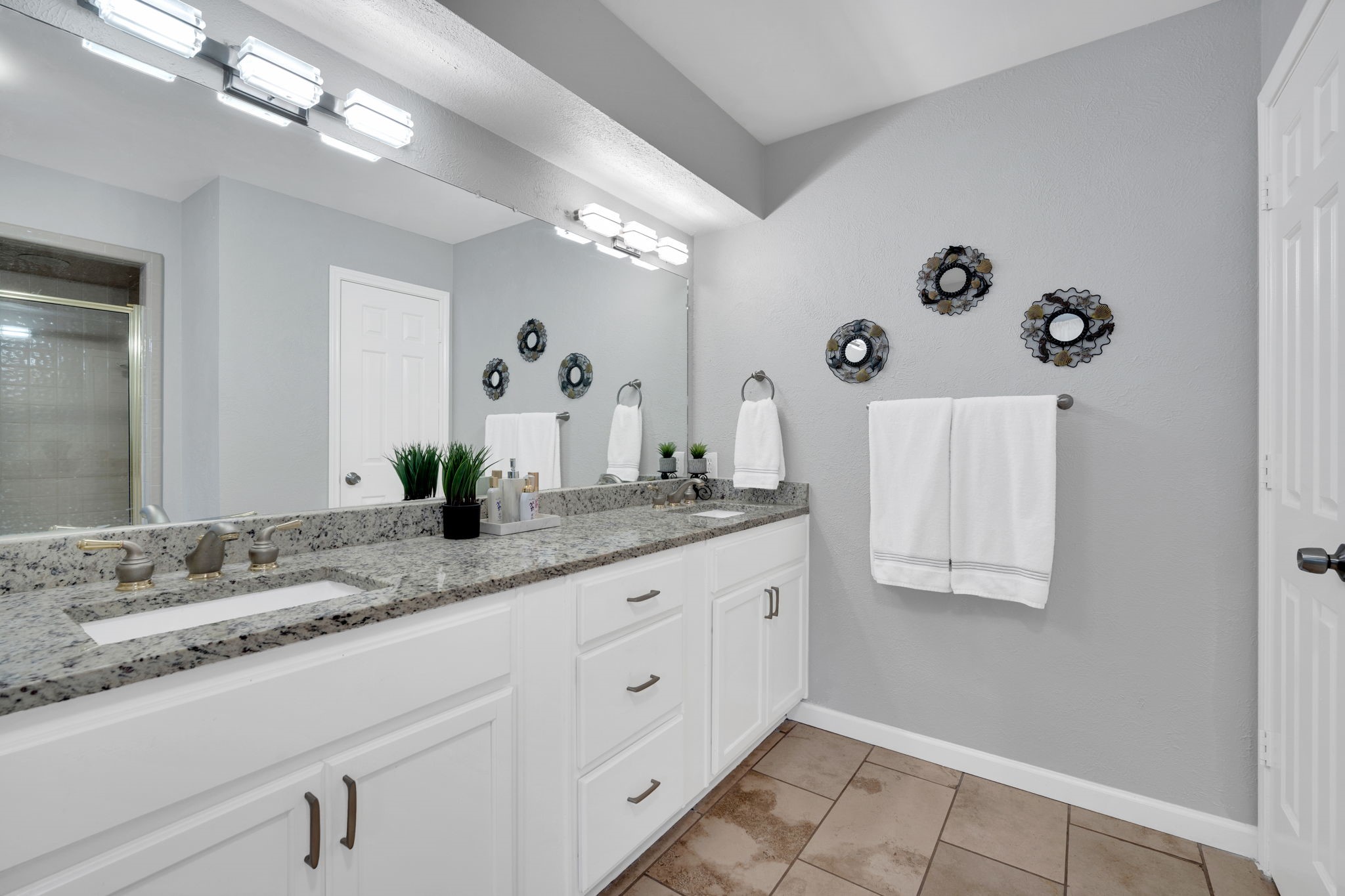 1105 Crestwood Court Desoto TX 75115