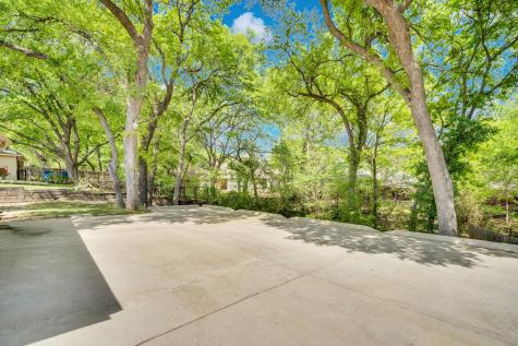 1105 Crestwood Court Desoto TX 75115
