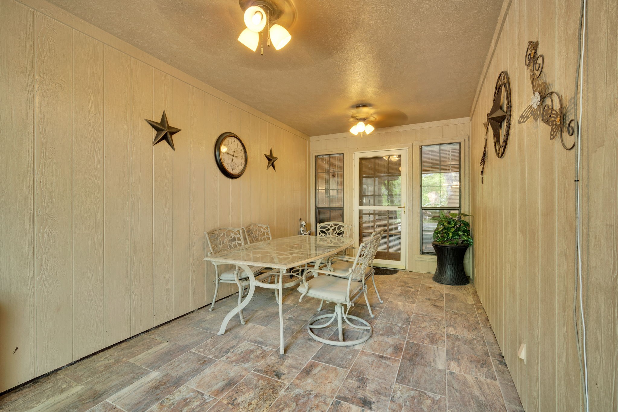 1105 Crestwood Court Desoto TX 75115