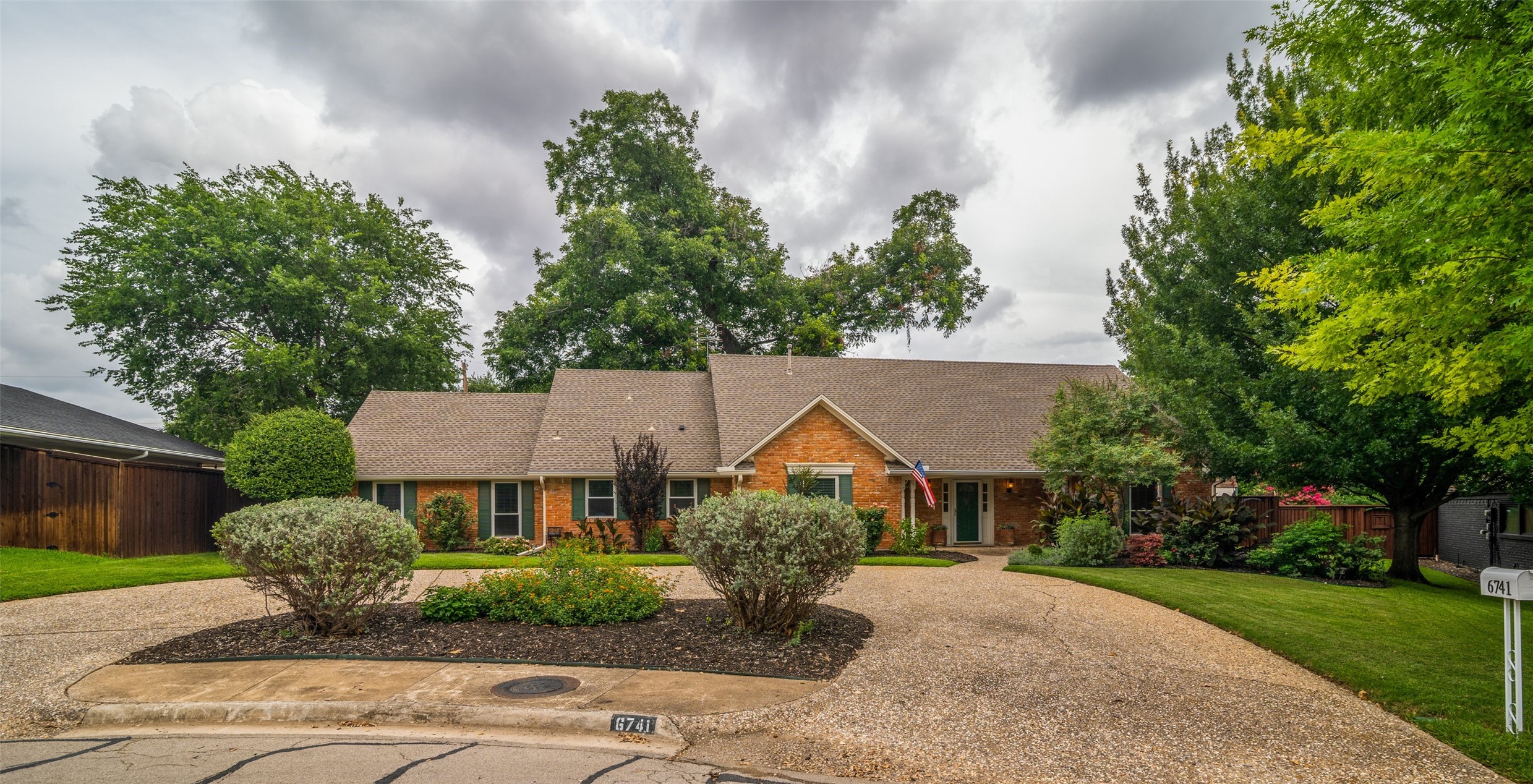 6741 Regalbluff Drive Dallas TX 75248