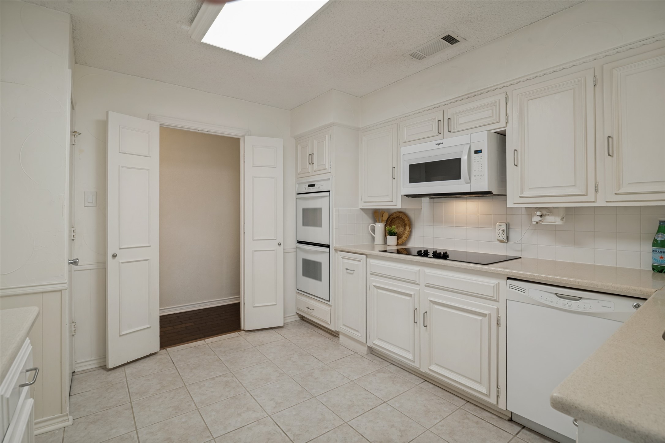 6741 Regalbluff Drive Dallas TX 75248