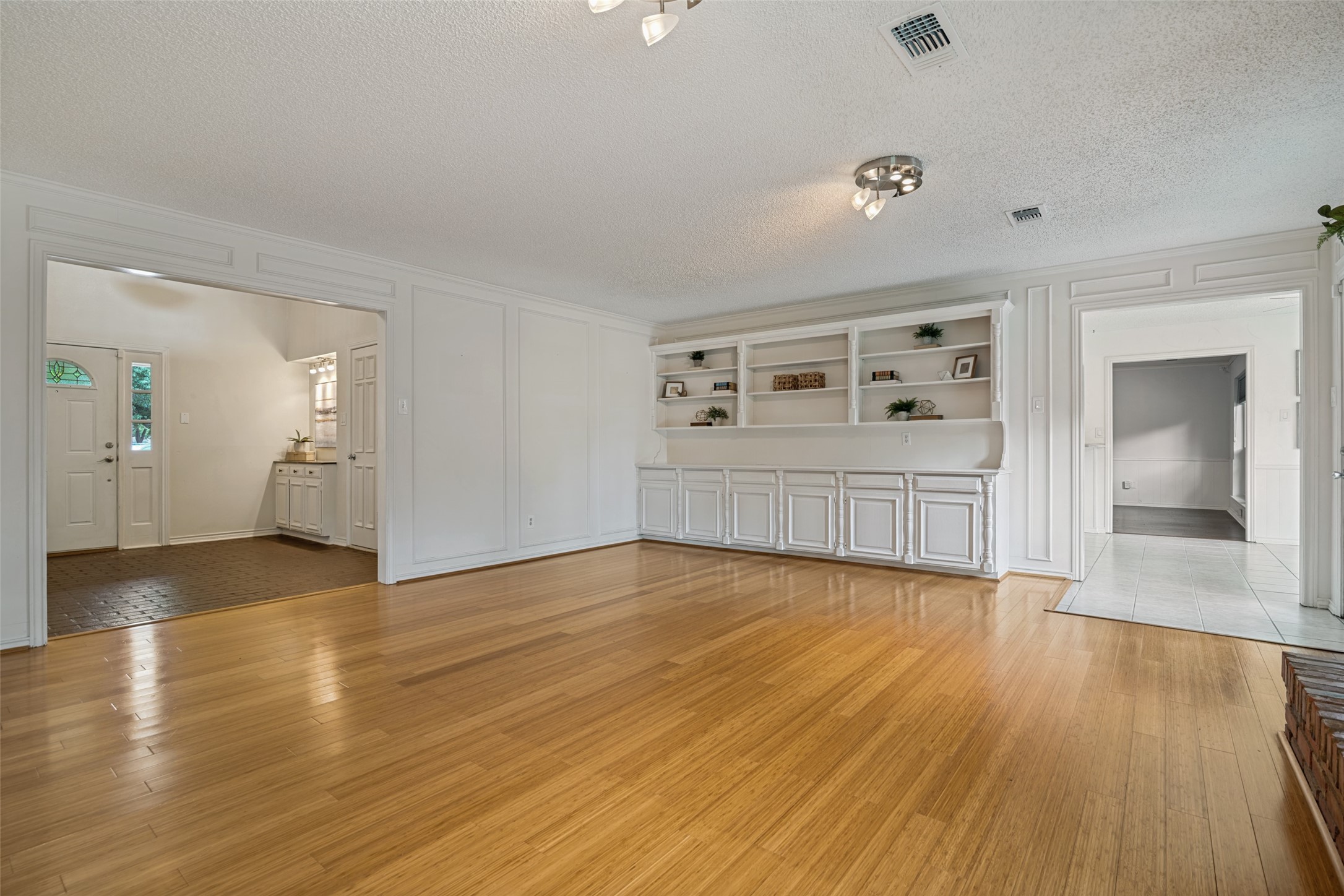 6741 Regalbluff Drive Dallas TX 75248