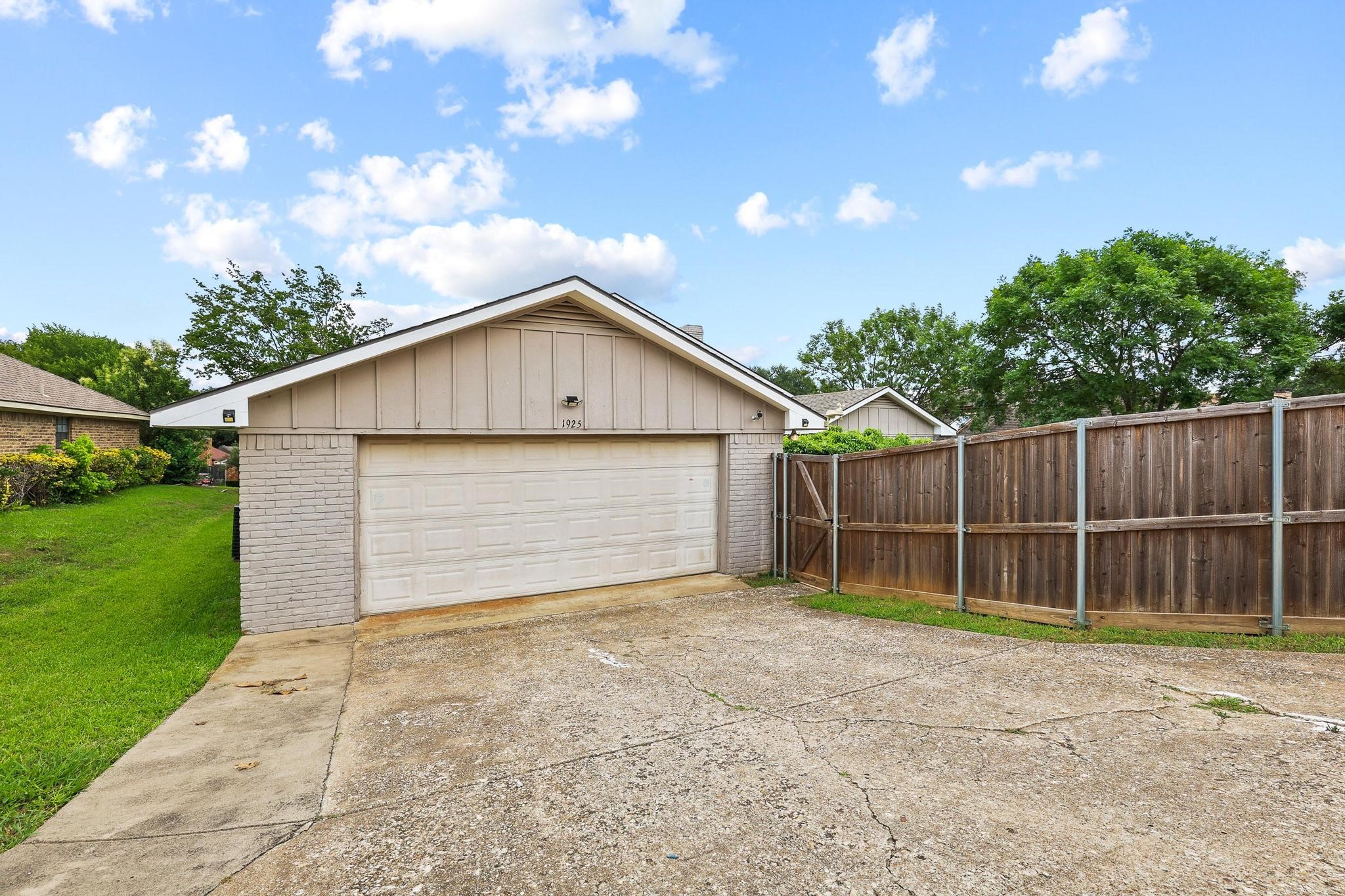 1925 Country Club Drive Plano TX 75074