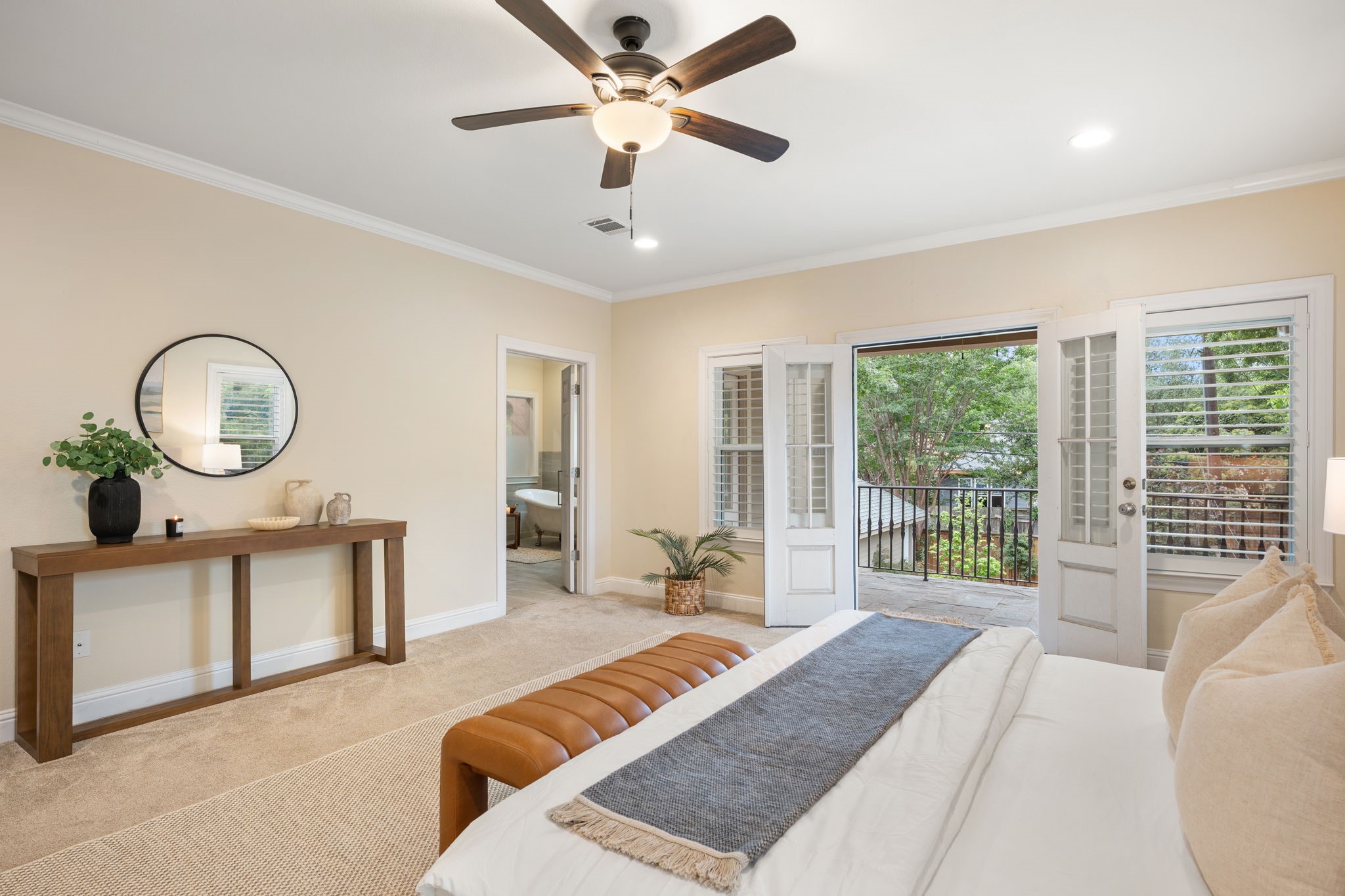 1119 N Winnetka Avenue Dallas TX 75208