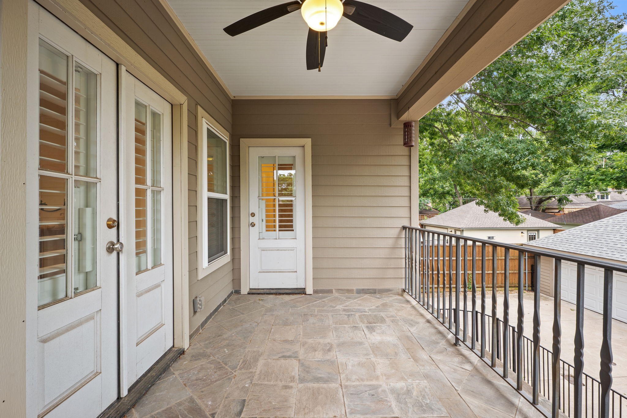 1119 N Winnetka Avenue Dallas TX 75208
