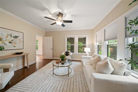 1119 N Winnetka Avenue Dallas TX 75208