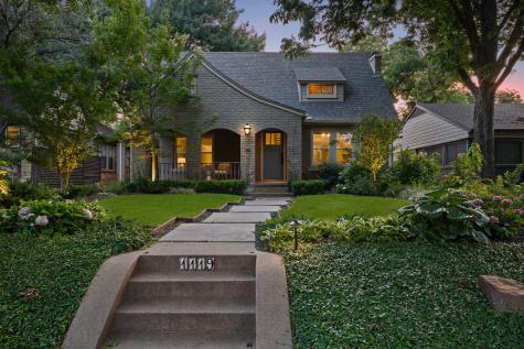 1119 N Winnetka Avenue Dallas TX 75208