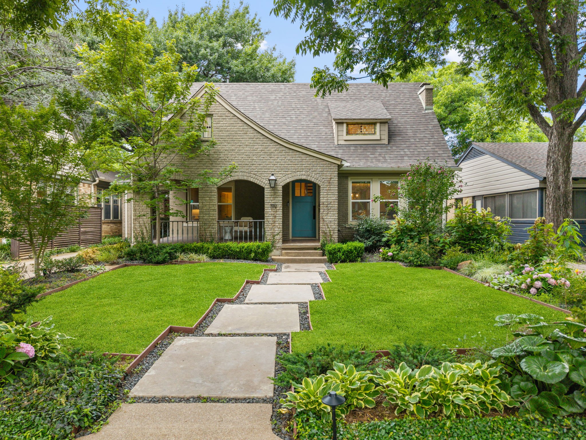1119 N Winnetka Avenue Dallas TX 75208