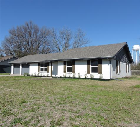 105 Briarwood Street Commerce TX 75428