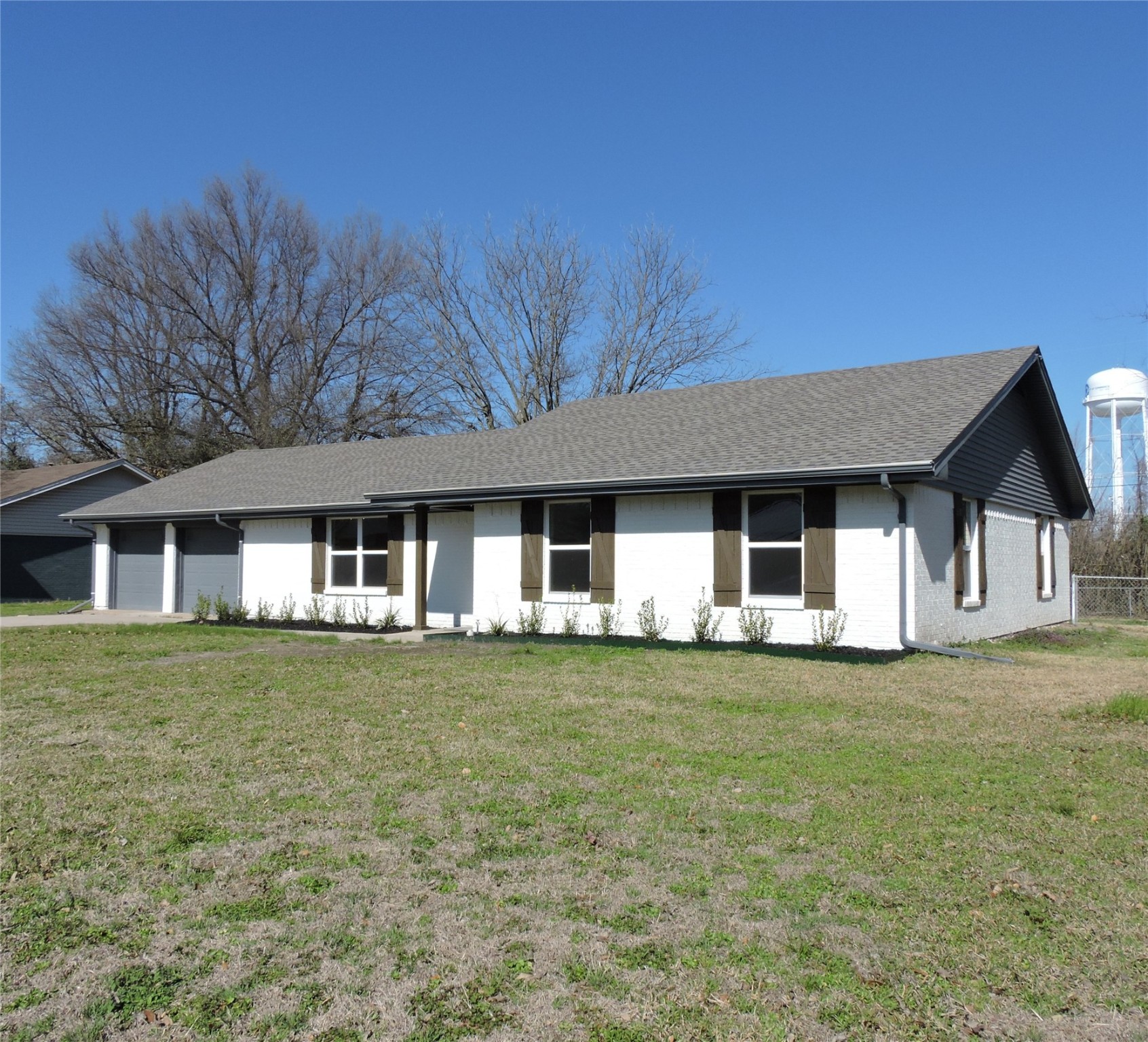 105 Briarwood Street Commerce TX 75428