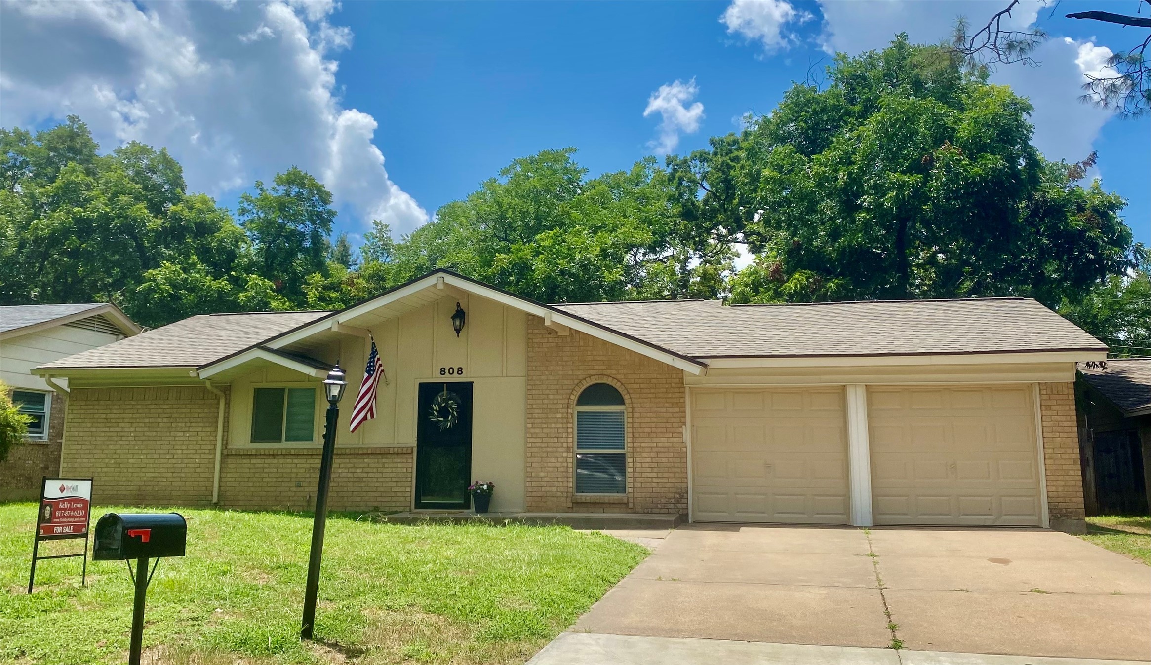 808 Monticello Court Arlington TX 76012