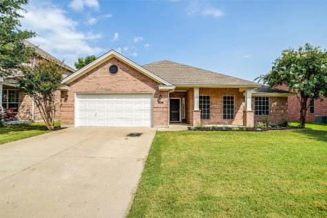 804 Dogwood Drive Burleson TX 76028