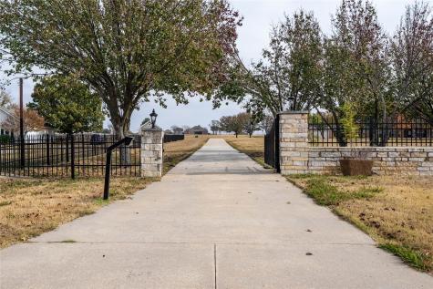 364 Parker Road Van Alstyne TX 75495