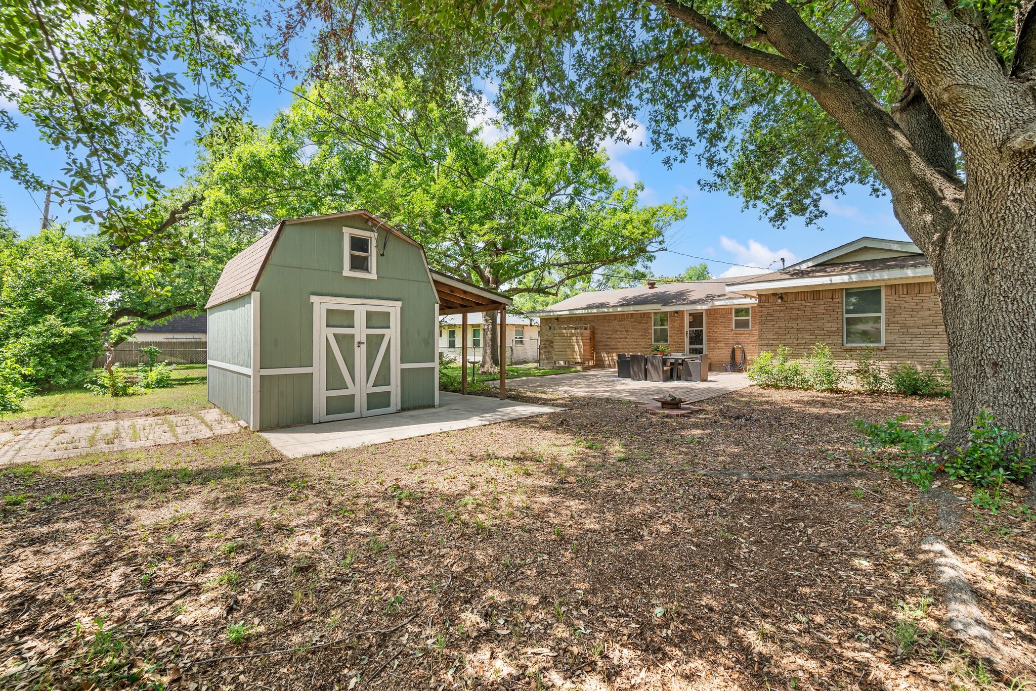 413 Patricia Road Hurst TX 76053