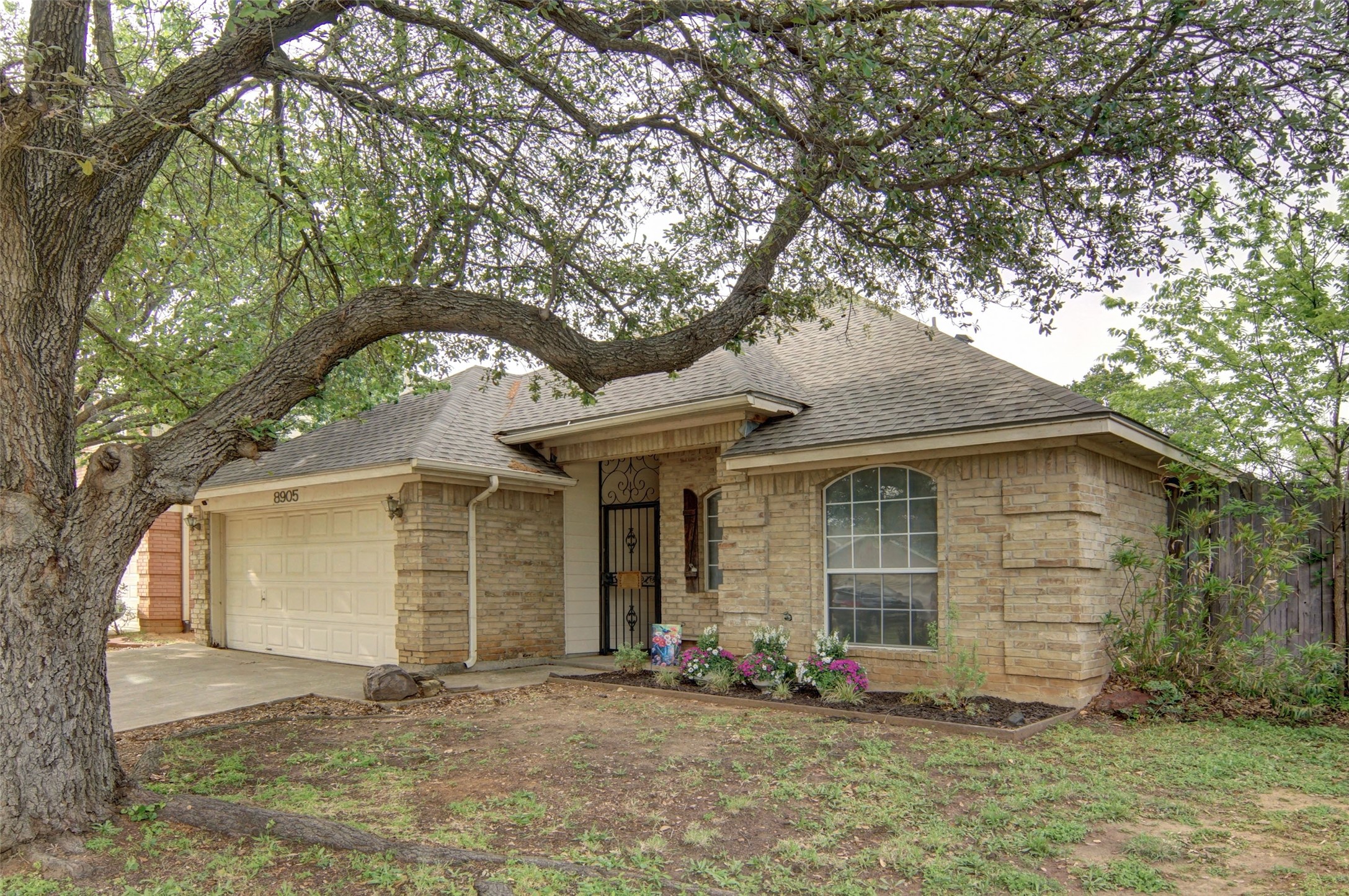 8905 San Joaquin Trail Fort Worth TX 76118